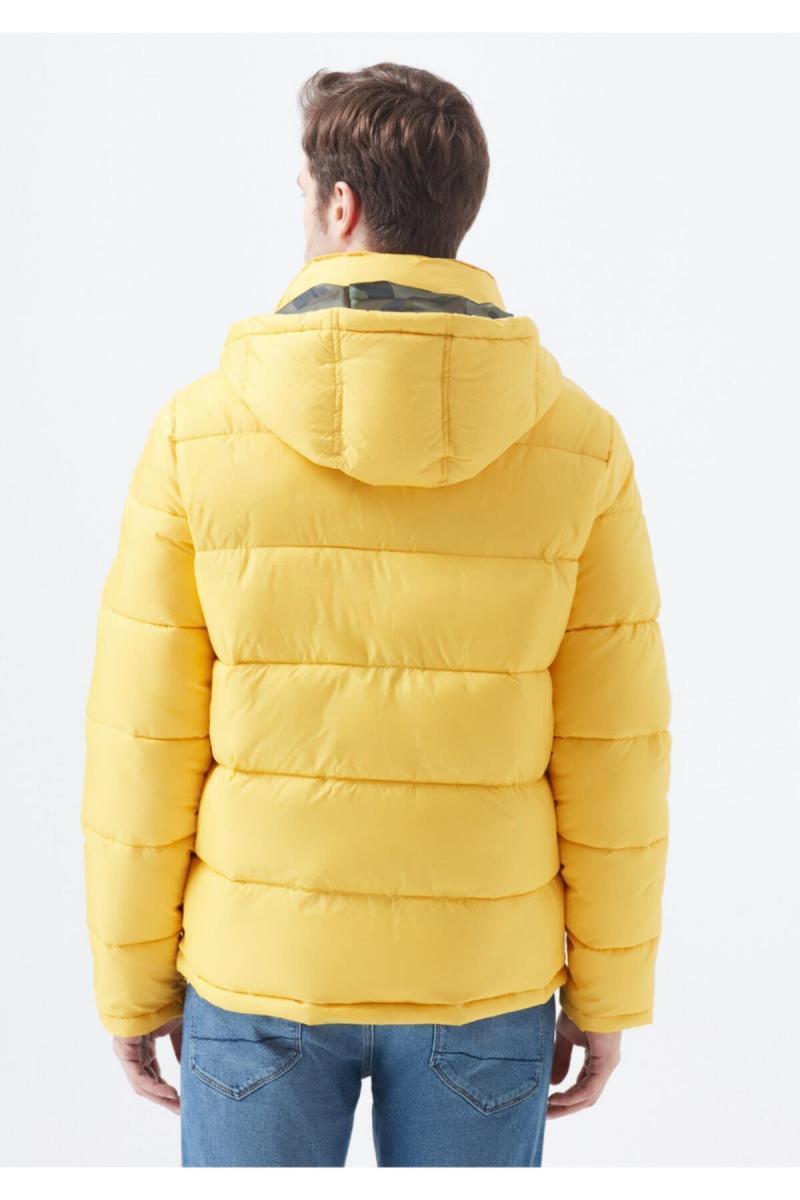 Mavi Kapüşonlu Sarı Şişme Mont Rahat Kesim (010310-32173) Mavi Kapüşonlu Sarı Şişme Mont Rahat Kesim (010310-32173)