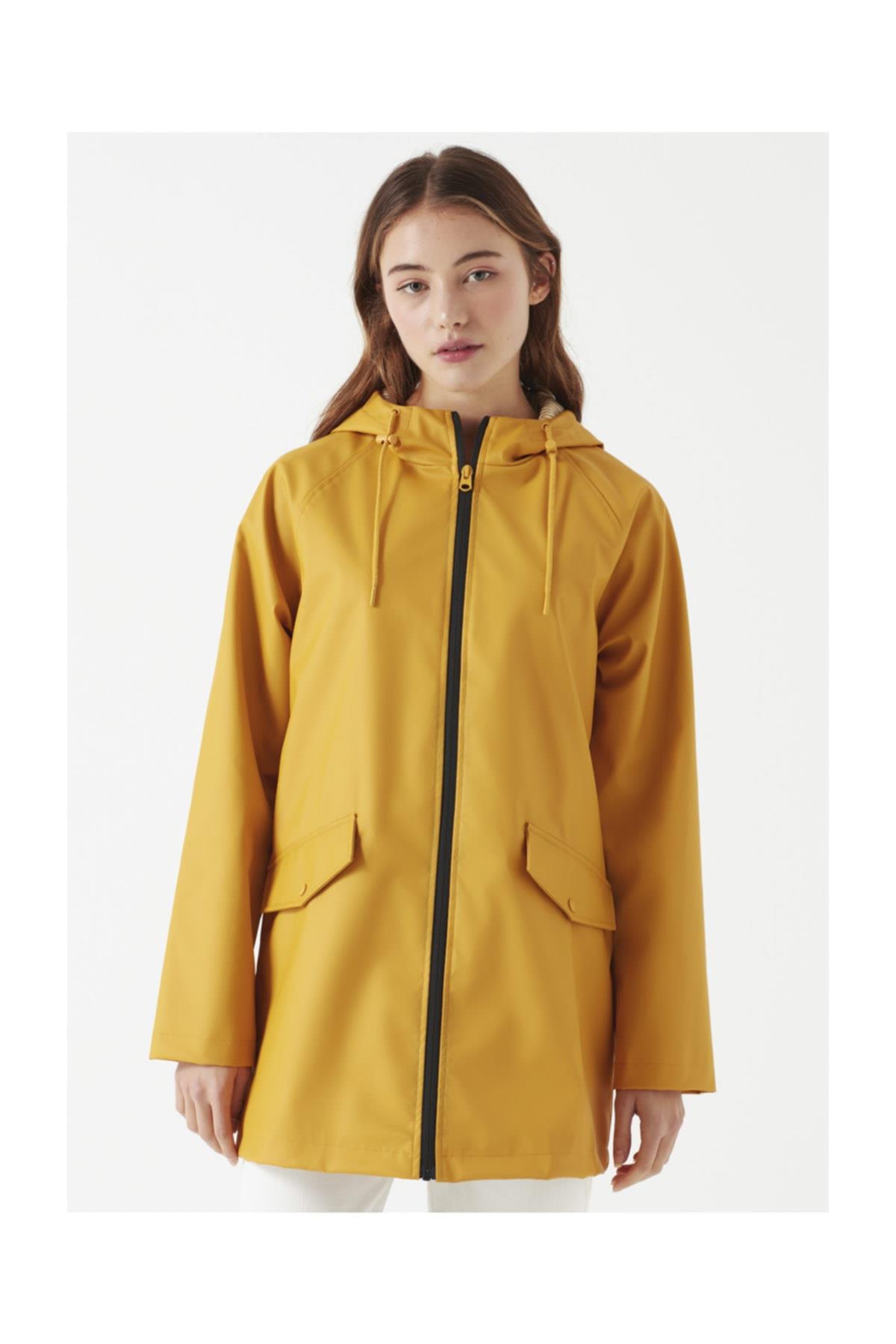 Mavi Kapüşonlu Kadın Sarı Mont (110413-28321) Mavi Kapüşonlu Kadın Sarı Mont (110413-28321)