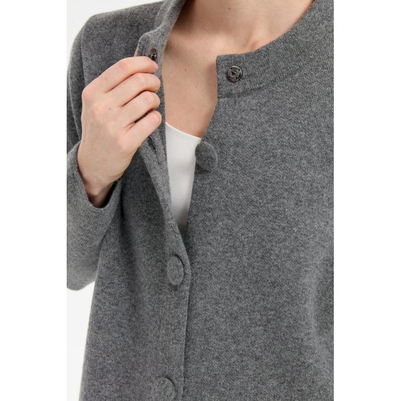 Desen Triko Cep Kenarı Aplike İşlemeli Pike Jakar Dik Yaka Uzun Kadın Hırka 24012 (24012) Desen Triko Cep Kenarı Aplike İşlemeli Pike Jakar Dik Yaka Uzun Kadın Hırka 24012 (24012)