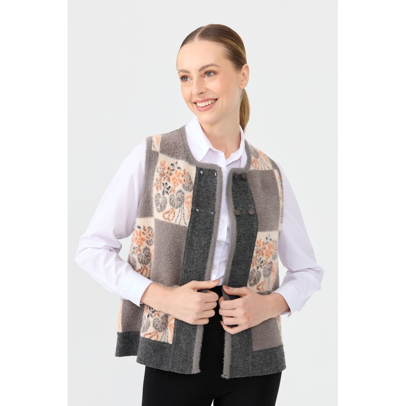 Desen Triko Sıfır Yaka Patchwork Arkası Keçe Kısa Kadın Yün Yelek 24074 (24074) Desen Triko Sıfır Yaka Patchwork Arkası Keçe Kısa Kadın Yün Yelek 24074 (24074)