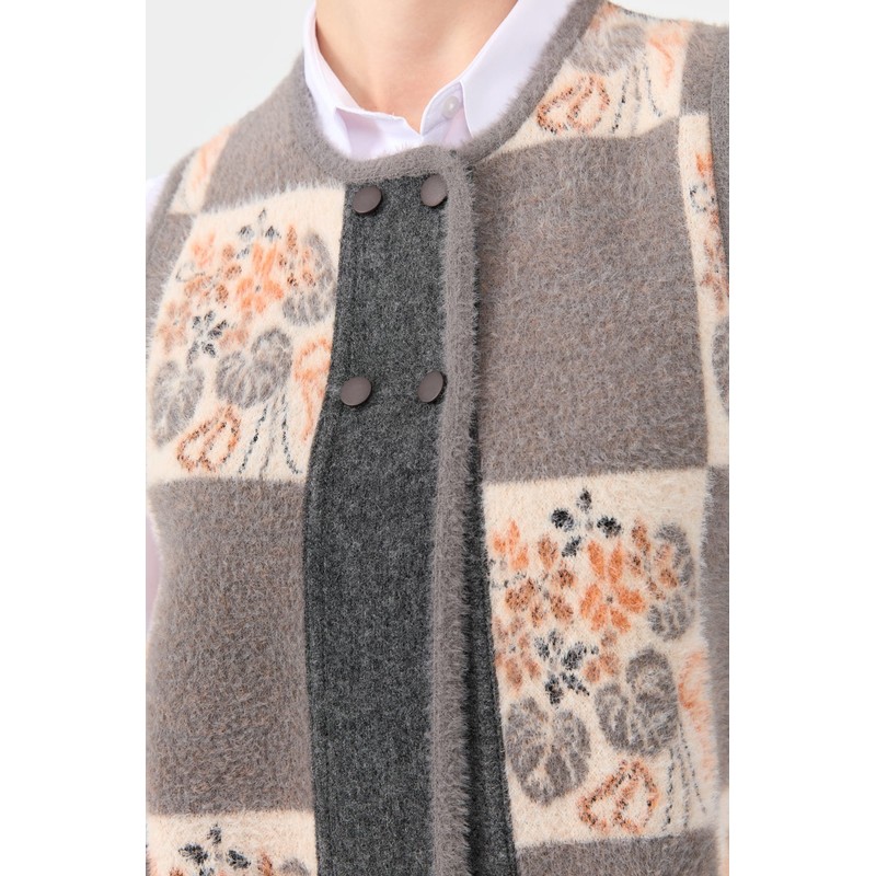 Desen Triko Sıfır Yaka Patchwork Arkası Keçe Kısa Kadın Yün Yelek 24074 (24074) Desen Triko Sıfır Yaka Patchwork Arkası Keçe Kısa Kadın Yün Yelek 24074 (24074)