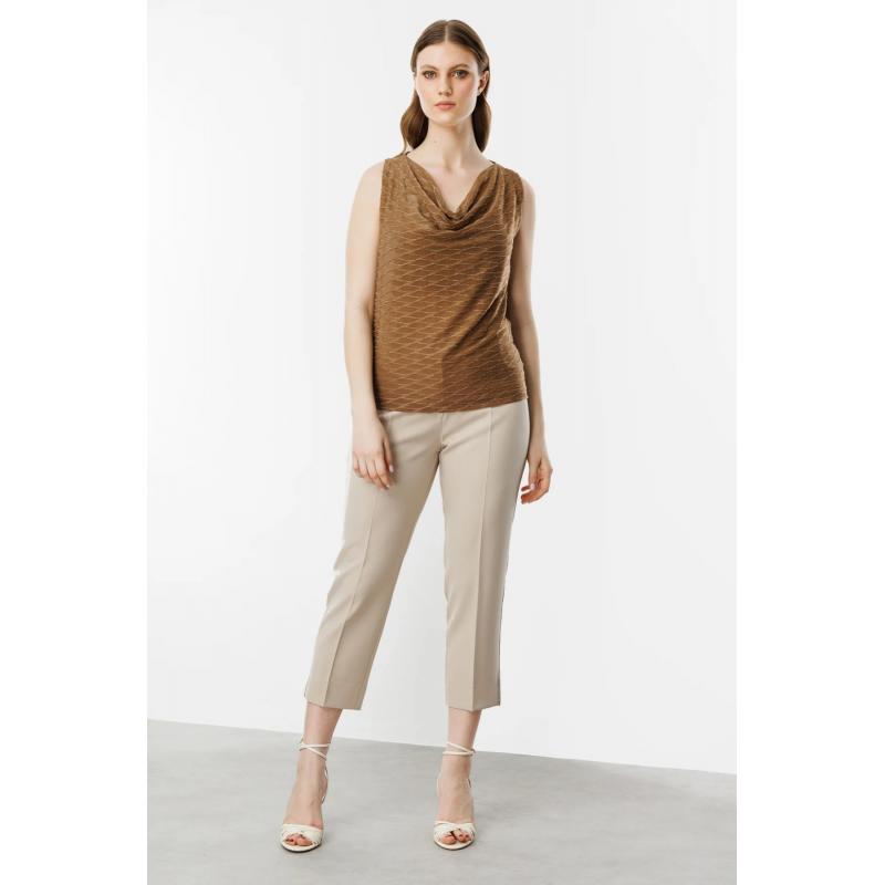 On Fashion Degaje Yaka Kolsuz Simli Kumaş Kadın Bluz 25Y.ON.BLZ.51345.01 (25Y.ON.BLZ.51345.01) On Fashion Degaje Yaka Kolsuz Simli Kumaş Kadın Bluz 25Y.ON.BLZ.51345.01 (25Y.ON.BLZ.51345.01)