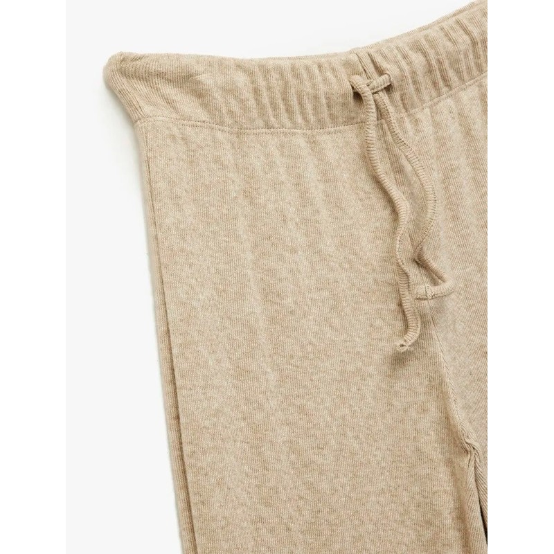 Koton Rahat Kesim Viskon Karışımlı Beli Bağlamalı Kadın Eşofman Altı 6WLK40092MK (6WLK40092MK) Koton Rahat Kesim Viskon Karışımlı Beli Bağlamalı Kadın Eşofman Altı 6WLK40092MK (6WLK40092MK)