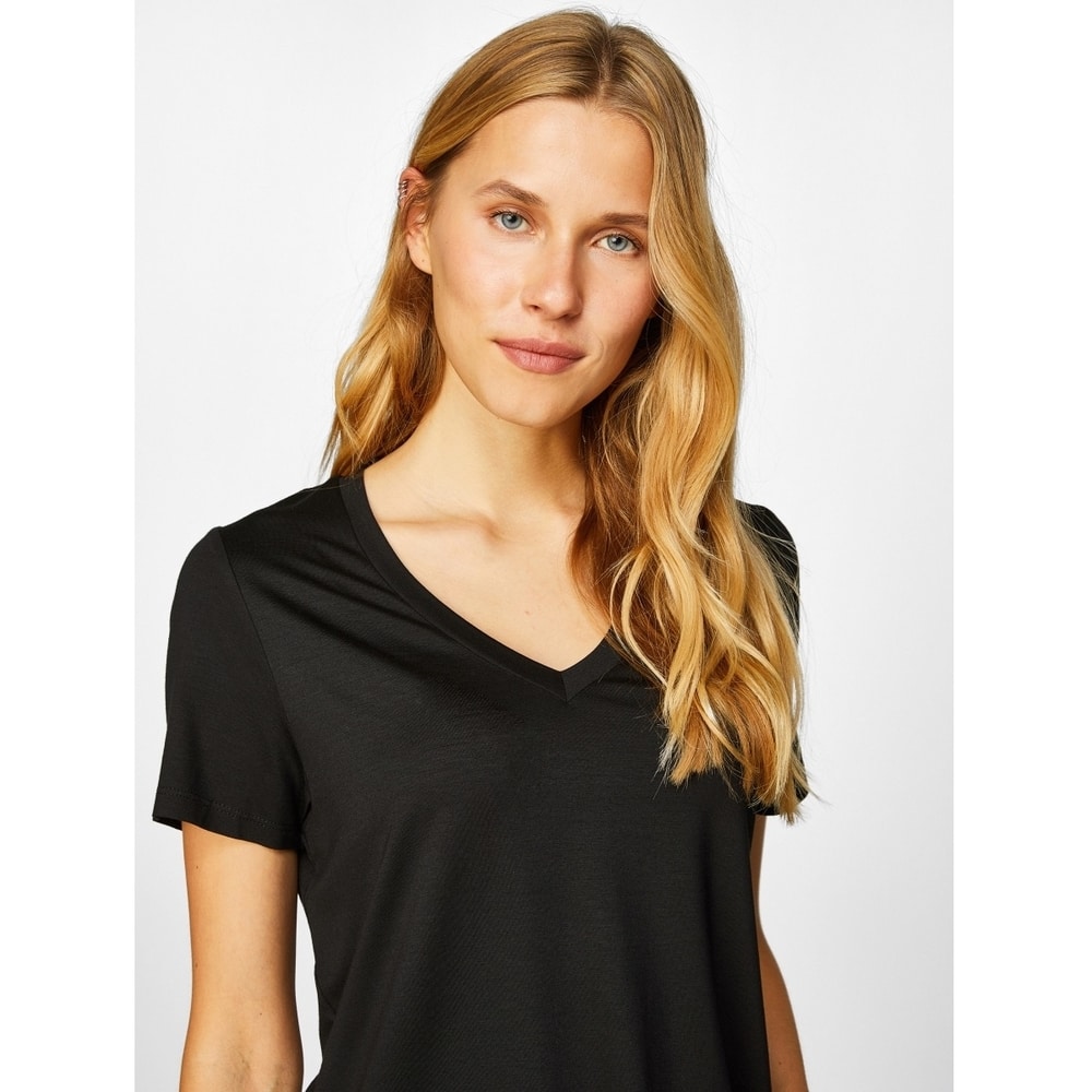 Faik Sönmez Kadın Kısa Kol T-shirt B00001 (B00001) Faik Sönmez Kadın Kısa Kol T-shirt B00001 (B00001)