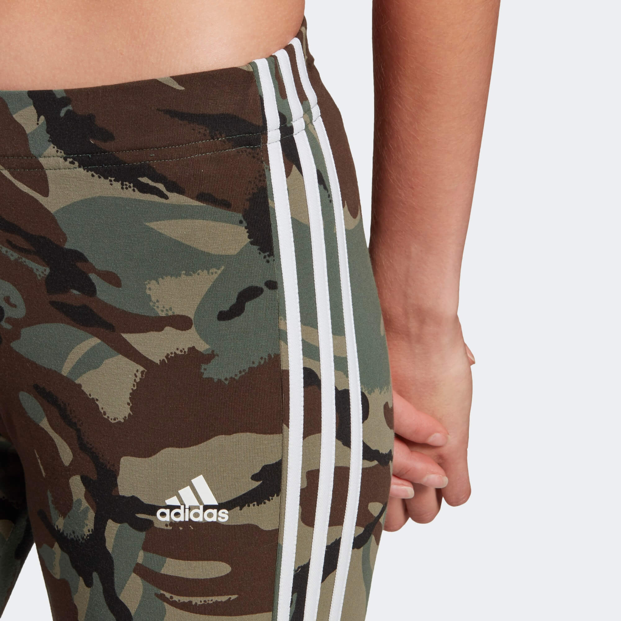 Adidas Essentials Camouflage 3-Stripes Kadın Tayt (GL1420) Adidas Essentials Camouflage 3-Stripes Kadın Tayt (GL1420)
