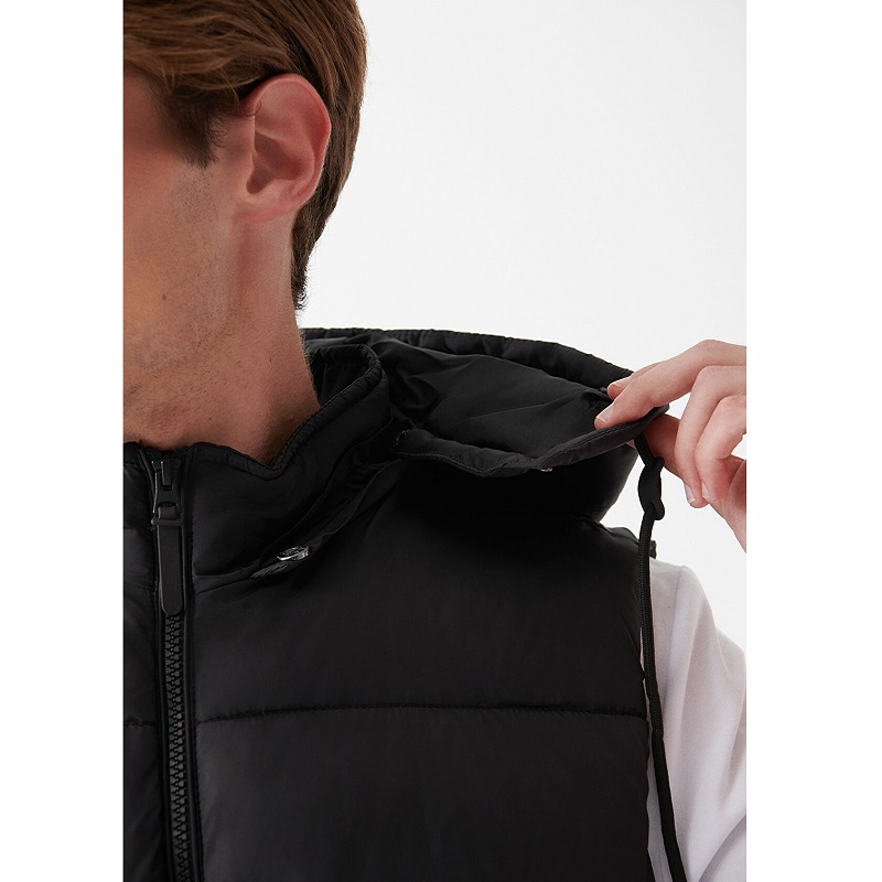 Mavi Kapüşonlu Erkek Yelek (M010442-900) Mavi Kapüşonlu Erkek Yelek (M010442-900)