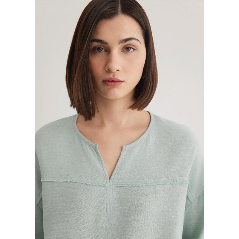 Mavi Regular Fit Kadın V Yaka Bluz (M121357-70808) Mavi Regular Fit Kadın V Yaka Bluz (M121357-70808)