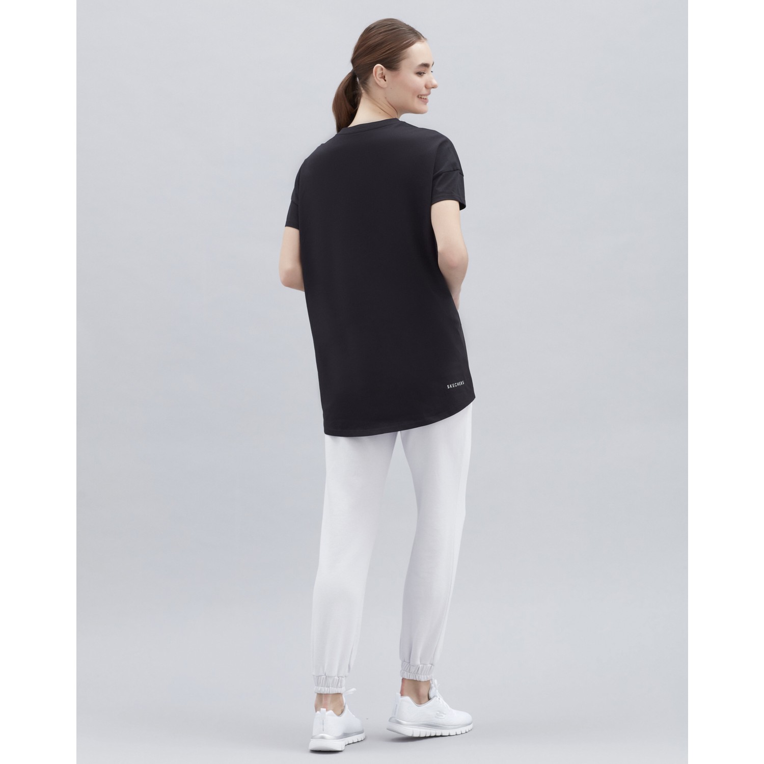 Skechers W Performance Tops Crew Neck Kadın T-Shirt (S221482-001) Skechers W Performance Tops Crew Neck Kadın T-Shirt (S221482-001)