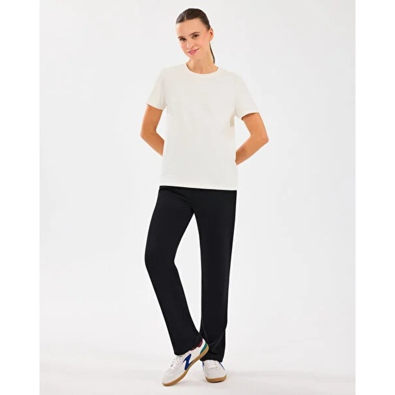 Skechers W Essential Crewneck Kadın T-Shirt (S2510029-102) Skechers W Essential Crewneck Kadın T-Shirt (S2510029-102)