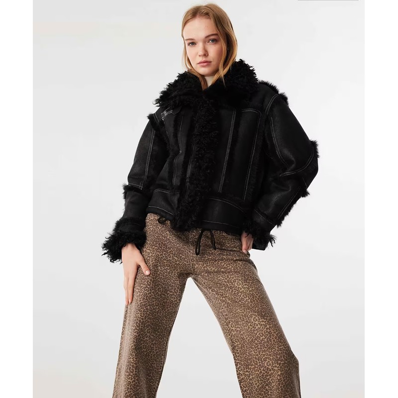 Twist Deri Görünümlü Suni Kürklü Kadın Mont (TW6240012173) Siyah