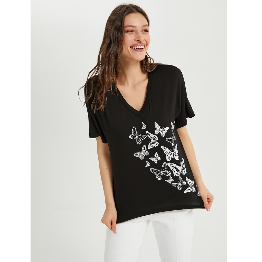 Faik Sönmez Kadın Önü Kelebek Baskılı V Yaka T-Shirt (U64461) Faik Sönmez Kadın Önü Kelebek Baskılı V Yaka T-Shirt (U64461)