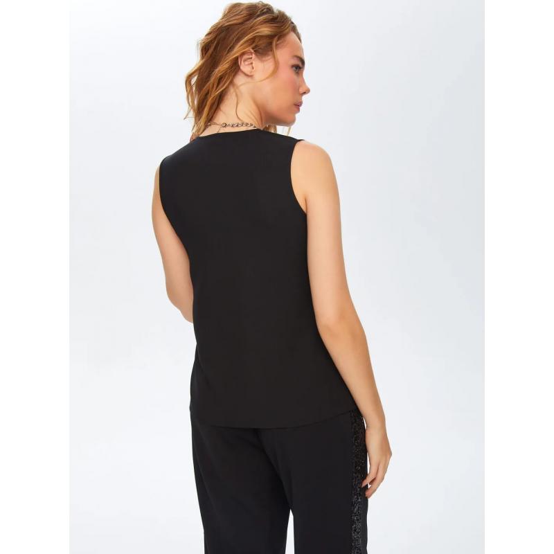 Faik Sönmez Saten Garnili V Yaka Kadın Dokuma Atlet 69124 (U69124) Faik Sönmez Saten Garnili V Yaka Kadın Dokuma Atlet 69124 (U69124)