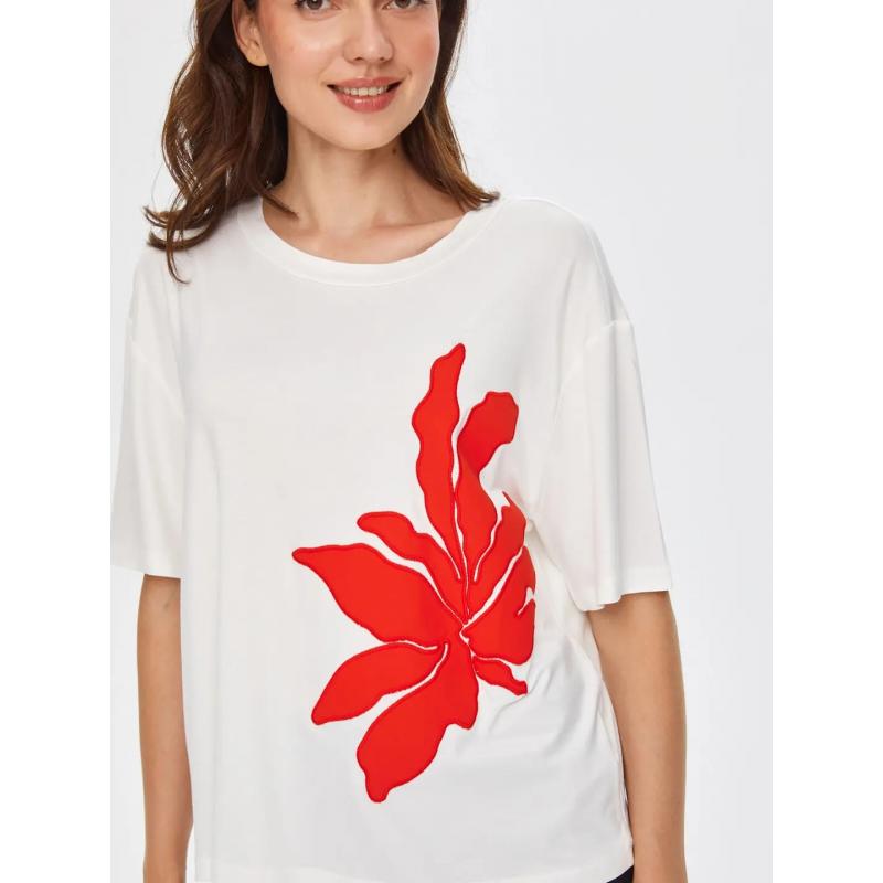 Faik Sönmez Çiçek Aplikeli Yuvarlak Yaka Kadın Kısa Kol T-shirt 69541 (U69541) Faik Sönmez Çiçek Aplikeli Yuvarlak Yaka Kadın Kısa Kol T-shirt 69541 (U69541)