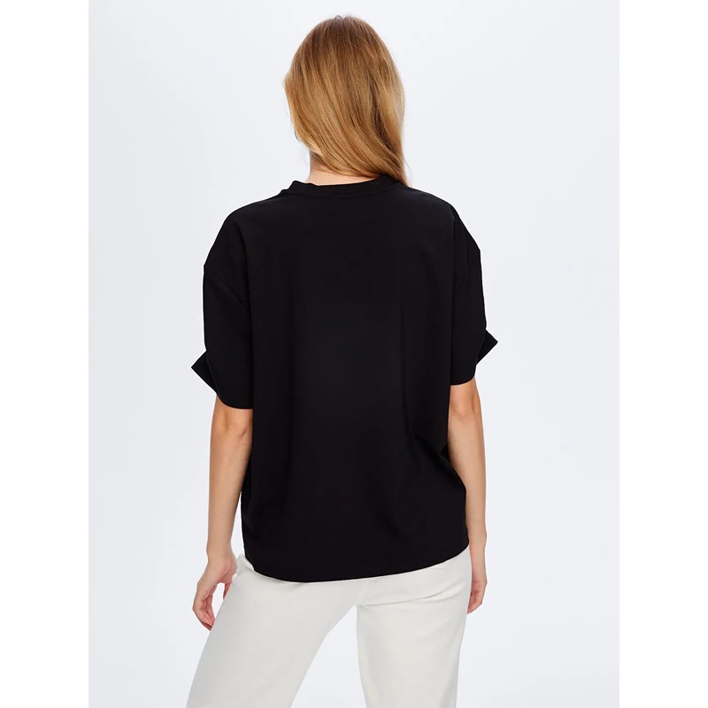 Faik Sönmez Kolları Taş Detaylı Yuvarlak Yaka Kadın T-shirt W26TSH088 (UW26TSH088) Faik Sönmez Kolları Taş Detaylı Yuvarlak Yaka Kadın T-shirt W26TSH088 (UW26TSH088)